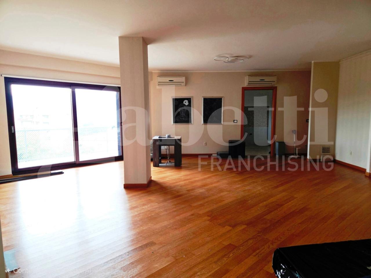 appartamento in vendita a Rende in zona Roges