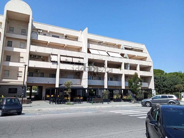 negozio in vendita a Rende in zona Quattromiglia