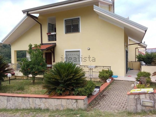 casa indipendente in vendita a Rende