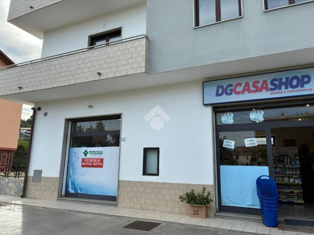 negozio in vendita a Rende