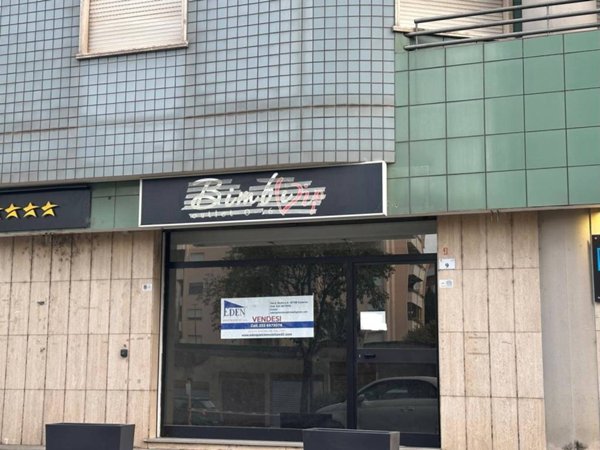 negozio in vendita a Rende in zona Roges