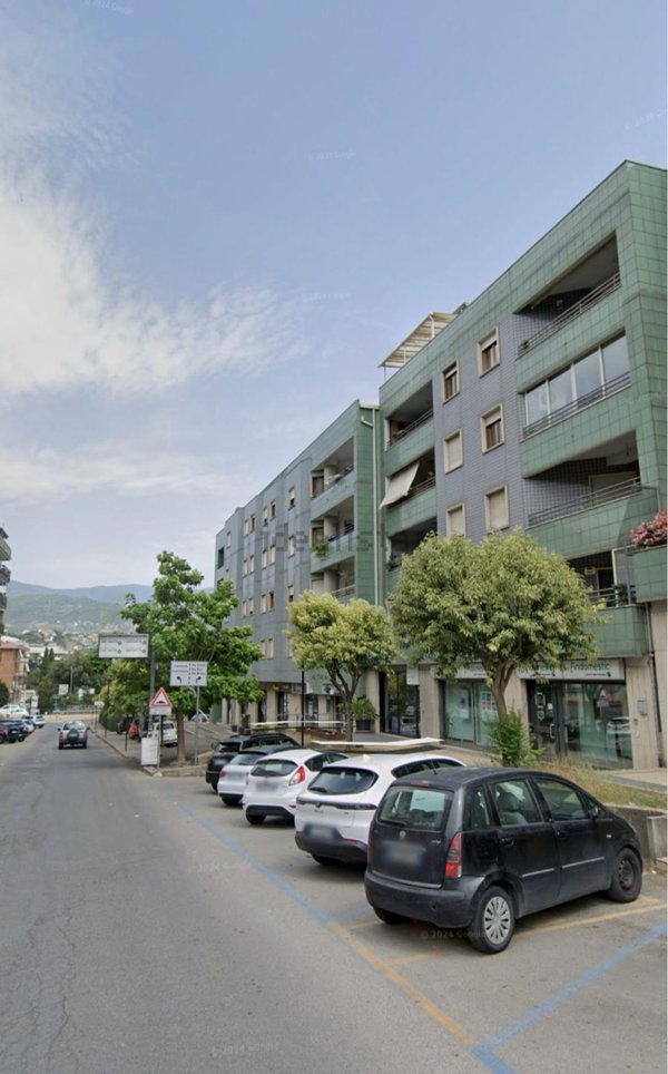 locale commerciale in vendita a Rende