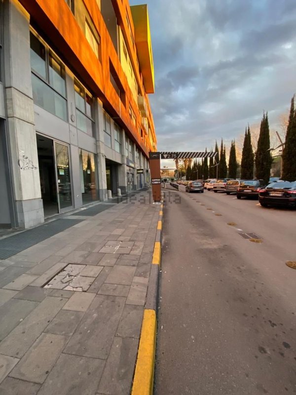 locale commerciale in vendita a Rende in zona Quattromiglia