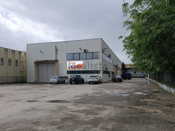 capannone in vendita a Rende