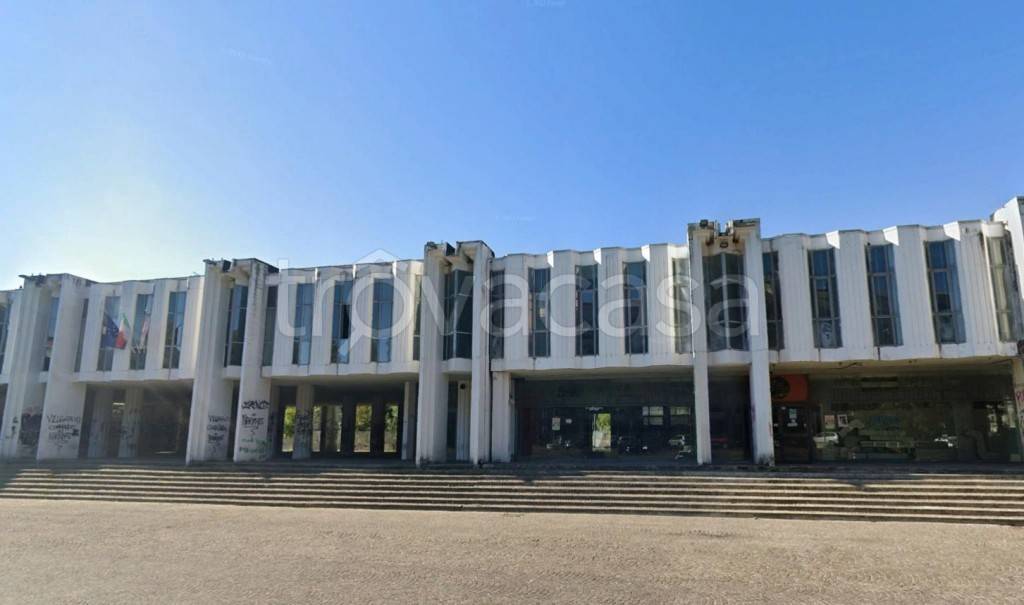 locale commerciale in vendita a Rende