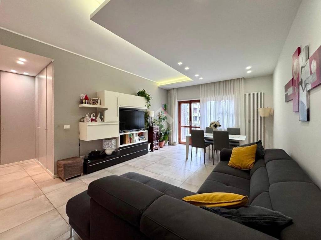 appartamento in vendita a Rende in zona Roges