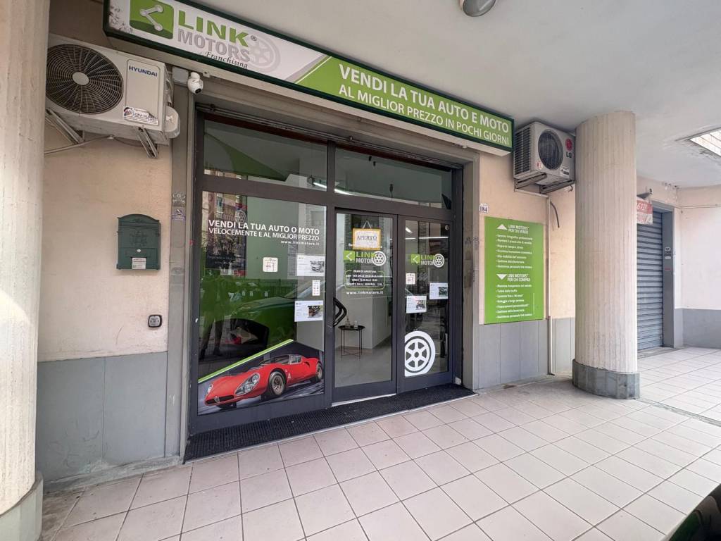 negozio in vendita a Rende in zona Roges