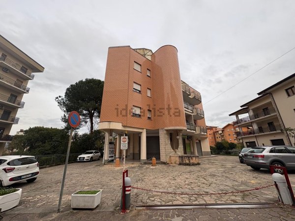appartamento in vendita a Rende in zona Roges