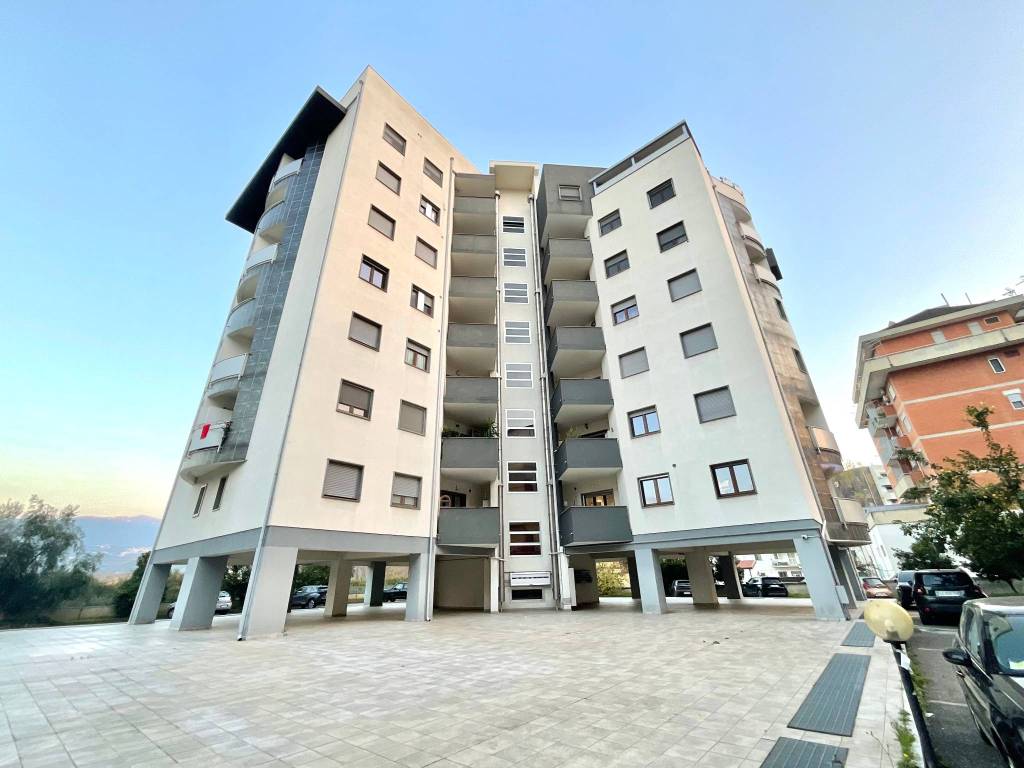 appartamento in vendita a Rende in zona Quattromiglia