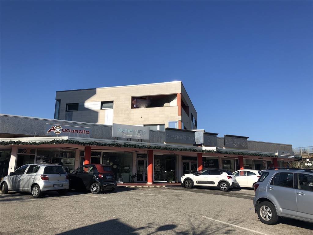 ufficio in vendita a Rende in zona Roges