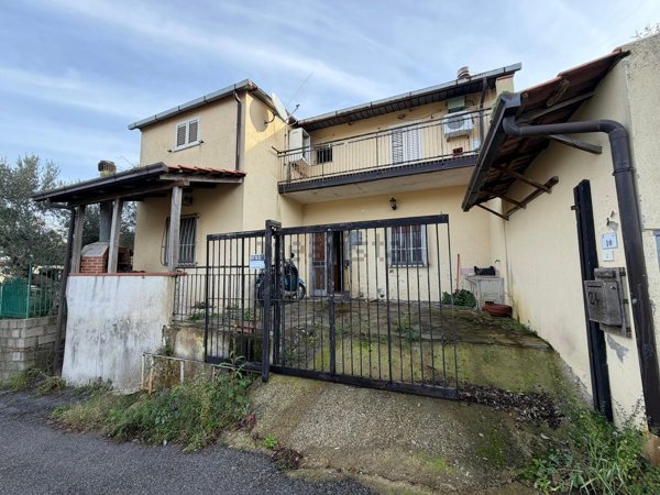 esavano in vendita a Rende