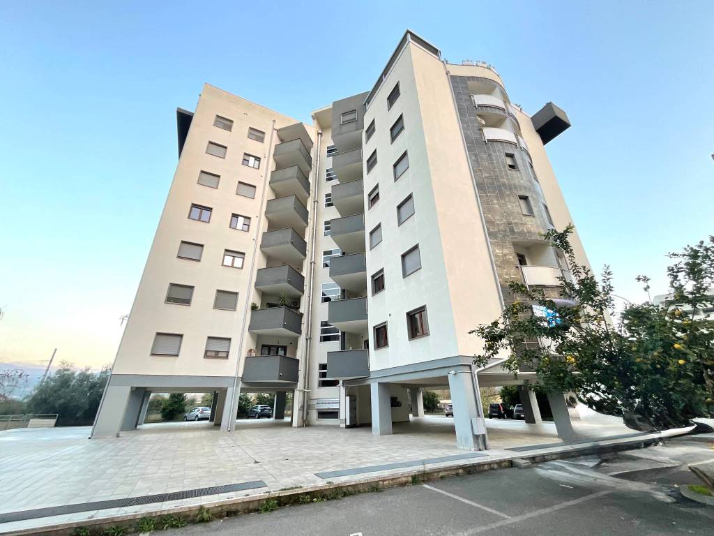 appartamento in vendita a Rende in zona Quattromiglia
