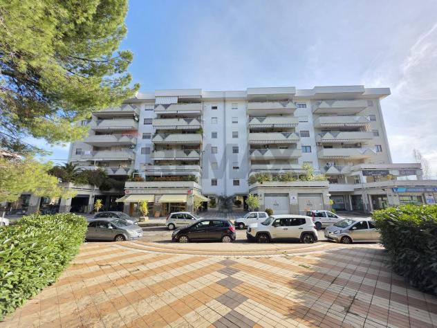 locale commerciale in vendita a Rende in zona Quattromiglia