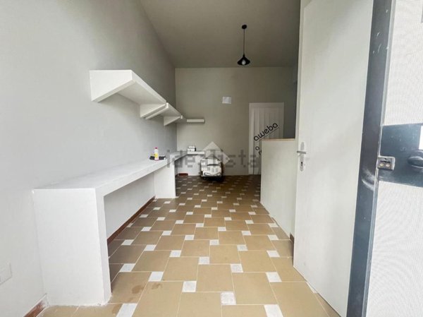 locale commerciale in vendita a Rende in zona Roges