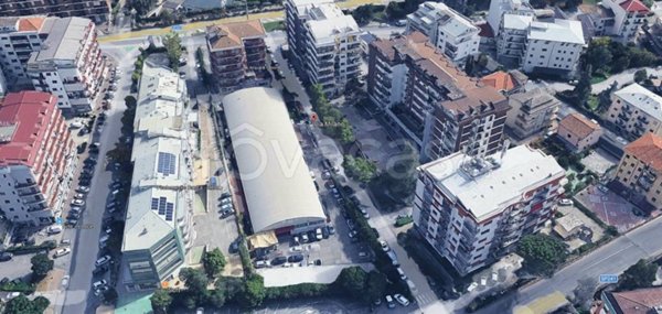 negozio in vendita a Rende in zona Roges