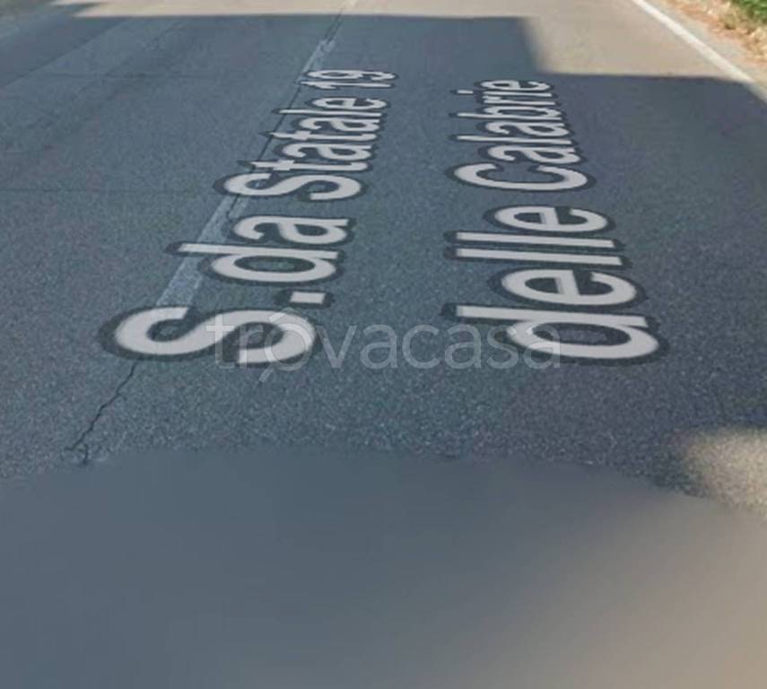 negozio in vendita a Rende in zona Quattromiglia