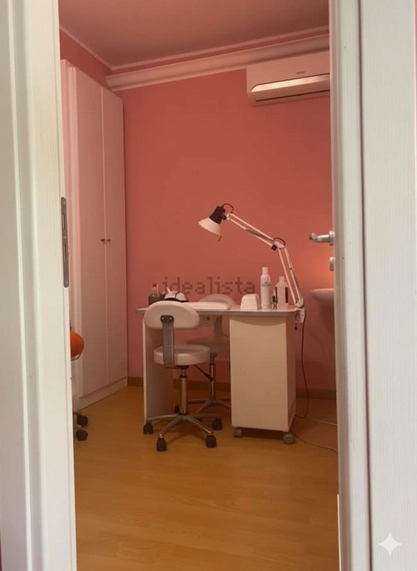 locale commerciale in vendita a Rende in zona Roges