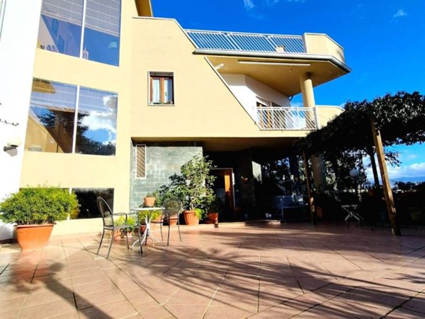 casa indipendente in vendita a Rende in zona Roges