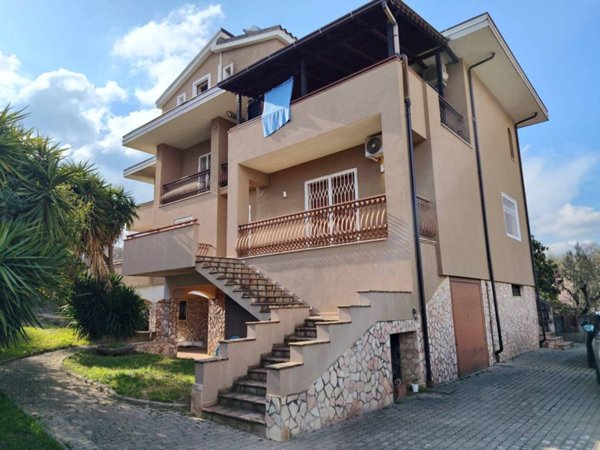 casa indipendente in vendita a Rende in zona Quattromiglia