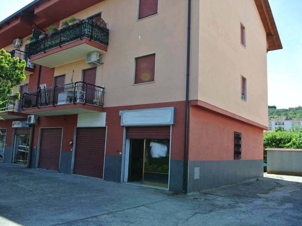 negozio in vendita a Rende