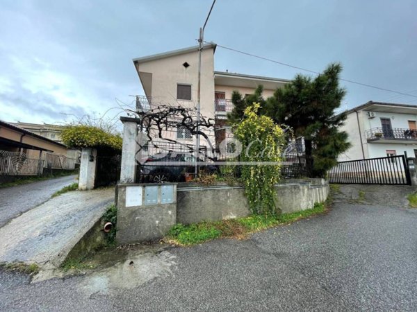 appartamento in vendita a Rende in zona Quattromiglia
