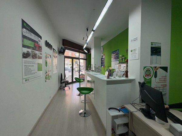 locale commerciale in vendita a Rende