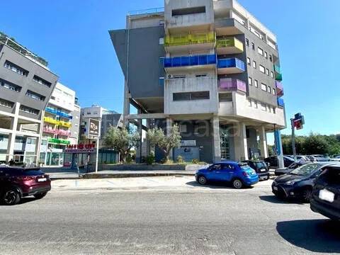 negozio in vendita a Rende in zona Quattromiglia