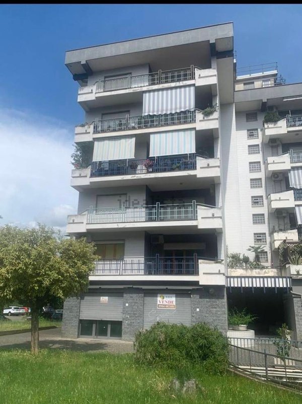 locale commerciale in vendita a Rende