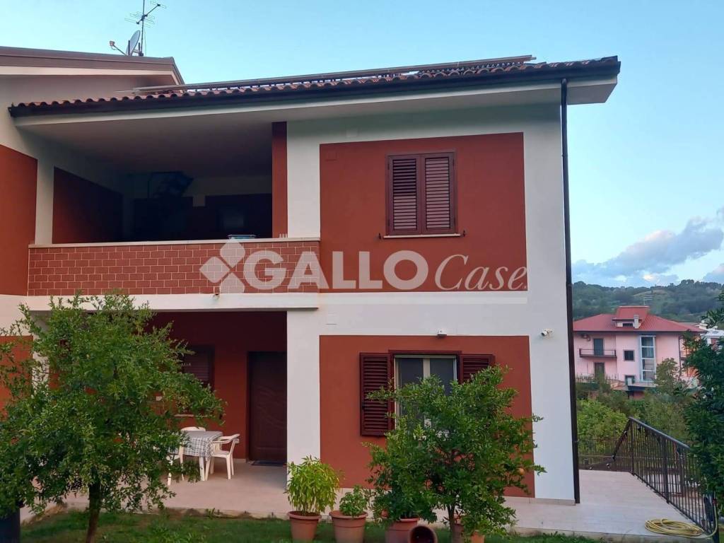 casa indipendente in vendita a Rende