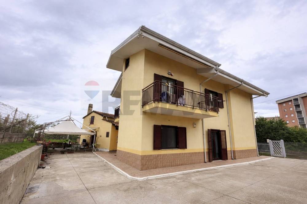 casa indipendente in vendita a Rende in zona Quattromiglia