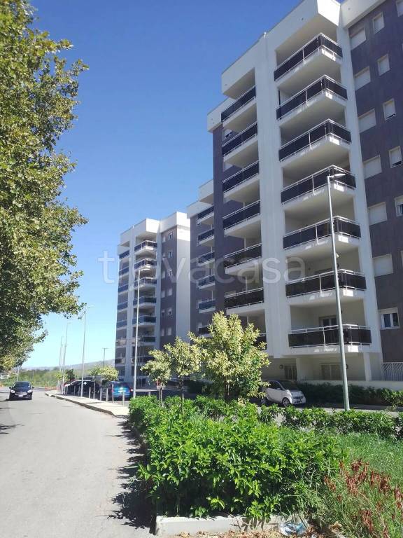 locale di sgombero in vendita a Rende in zona Quattromiglia