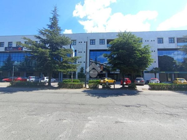 negozio in vendita a Rende in zona Quattromiglia