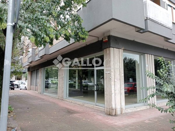 negozio in vendita a Rende in zona Roges