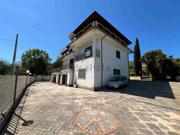 casa indipendente in vendita a Rende in zona Quattromiglia