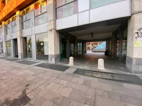 negozio in vendita a Rende in zona Quattromiglia