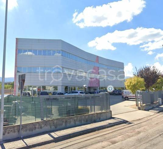 ufficio in vendita a Rende in zona Quattromiglia