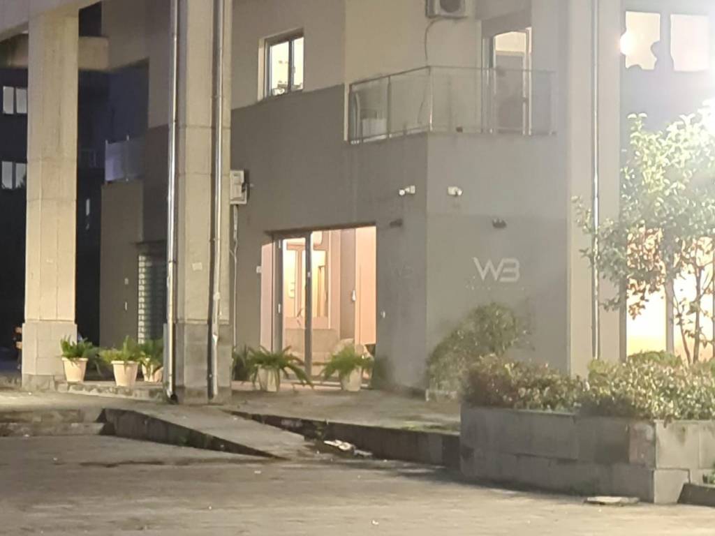 negozio in vendita a Rende in zona Quattromiglia