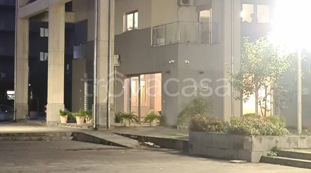 negozio in vendita a Rende in zona Quattromiglia