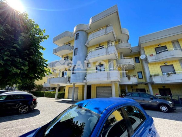 appartamento in vendita a Rende in zona Surdo