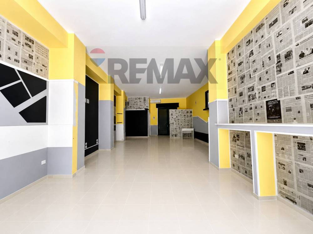 locale commerciale in vendita a Rende in zona Roges
