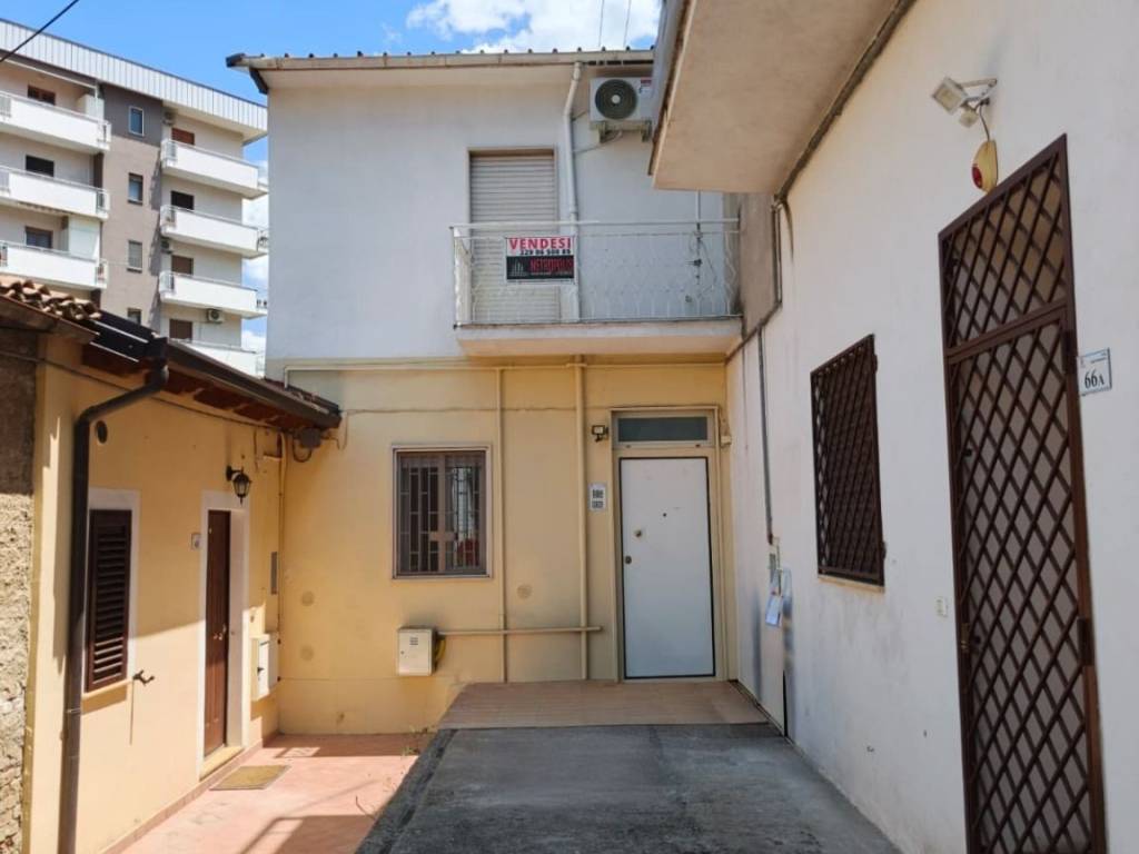 casa indipendente in vendita a Rende in zona Roges