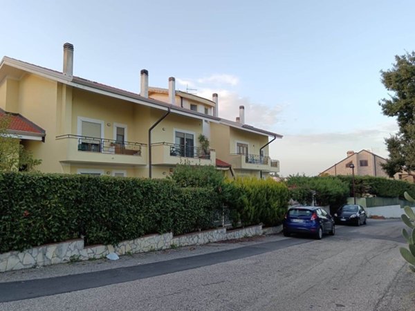 appartamento in vendita a Rende in zona Roges