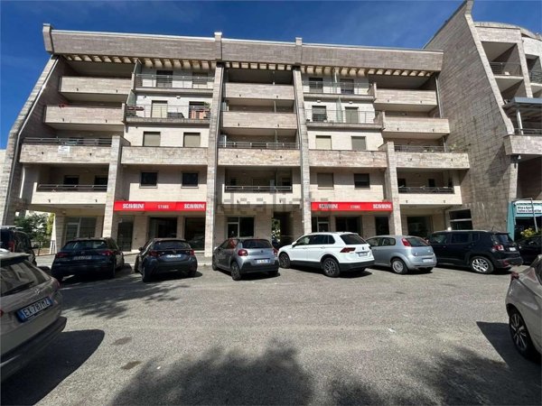 ufficio in vendita a Rende in zona Quattromiglia