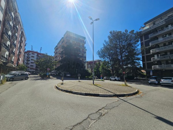 locale di sgombero in vendita a Rende in zona Roges