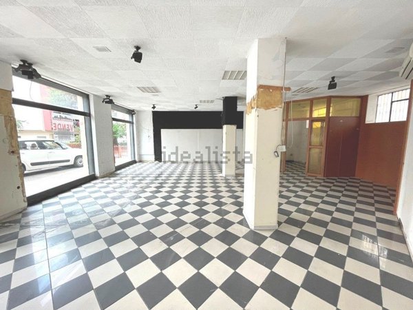 locale commerciale in vendita a Rende in zona Roges
