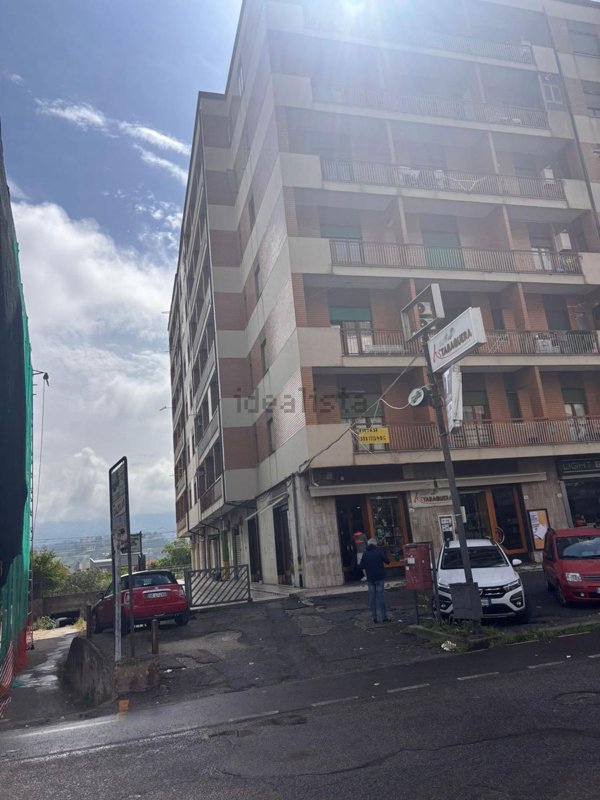 locale commerciale in vendita a Rende in zona Quattromiglia