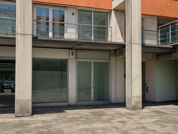 negozio in vendita a Rende in zona Quattromiglia