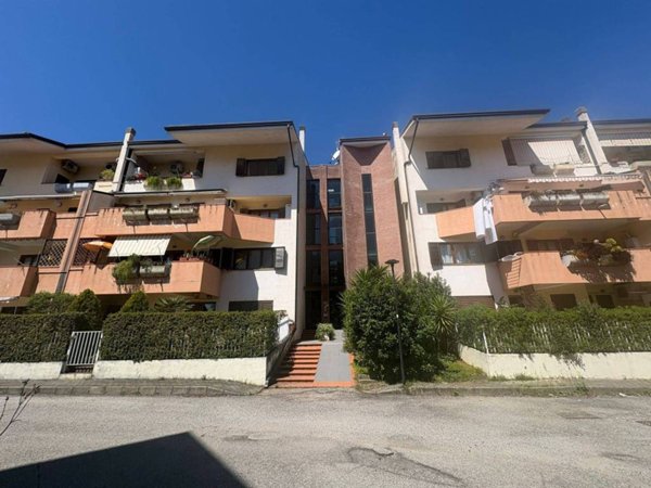 appartamento in vendita a Rende in zona Roges