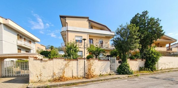 appartamento in vendita a Rende in zona Roges