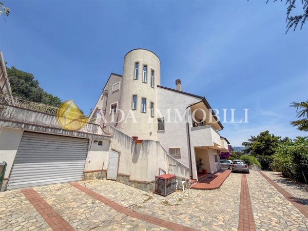 casa indipendente in vendita a Rende in zona Roges